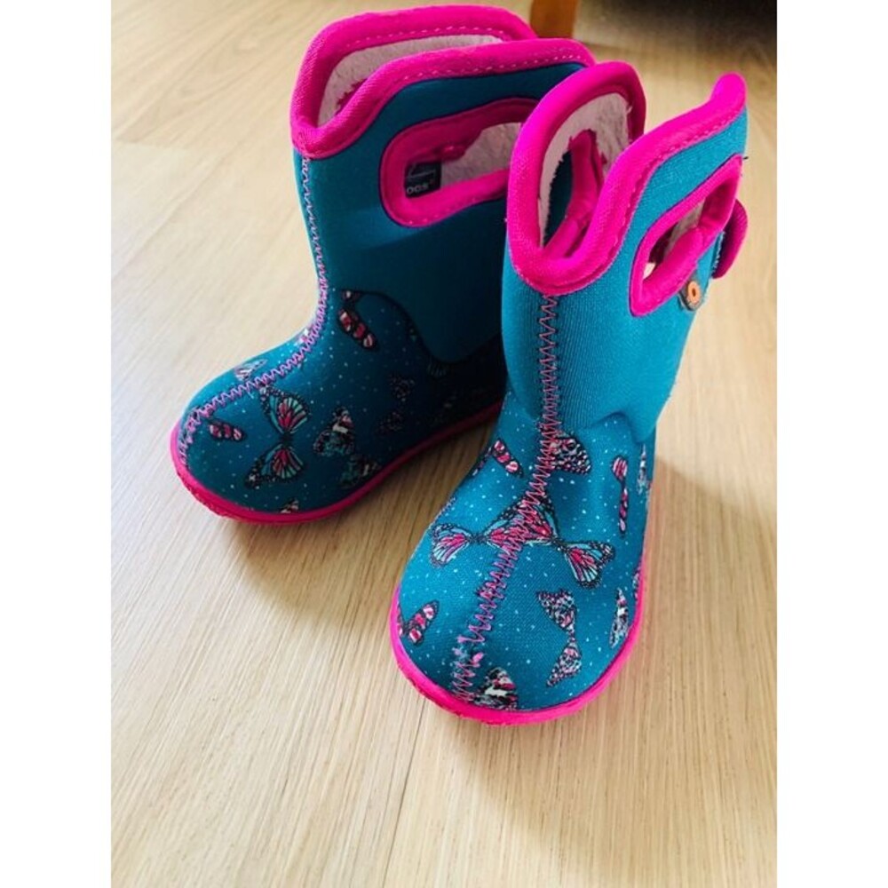 BOGS rain boots butterflies Baby size 4